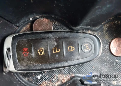 2014 Ford Focus Titanium z USA, uszkodzony, nr VIN 1FADP3J23EL175952